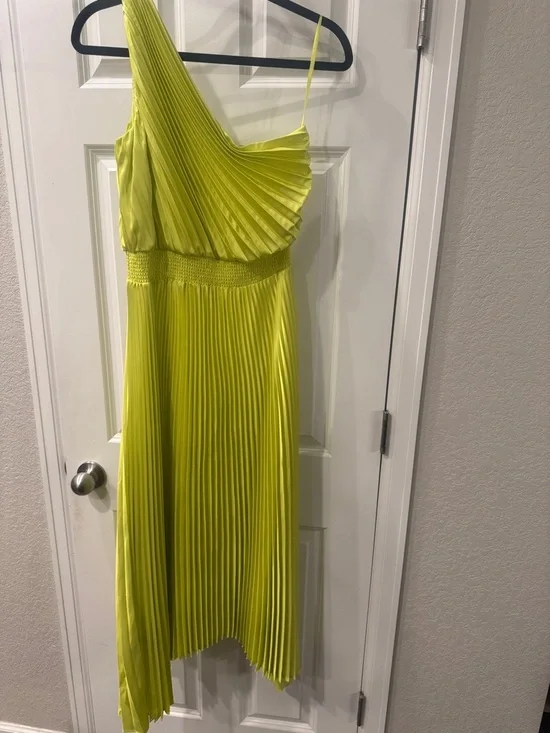 White House Black Market Pleated One-Shoulder Dress – Size 4 - Picture 4 of 7